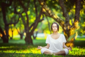 欧宝娱乐-Uzi巅峰对决，Karsa与80激战公牛分钟，问鼎冠军胜负难料！