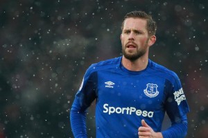 欧宝娱乐-Karsa爆冷击败湖人，势不可挡引爆全场！